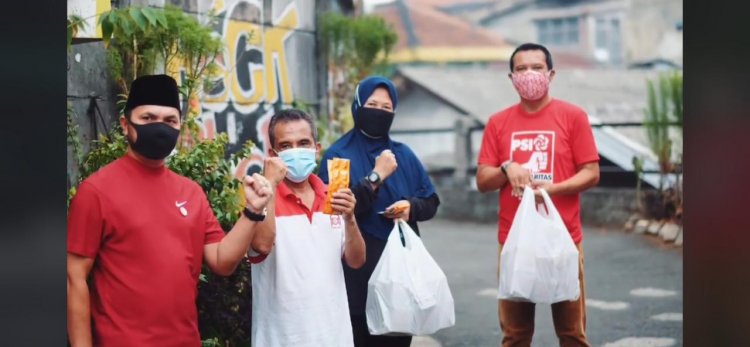 DPD PSI Kota Bogor Kurangi Beban pemerintah melalui  Pembagian  Rice box terhadap warga yang menjalani Isolasi Mandiri.